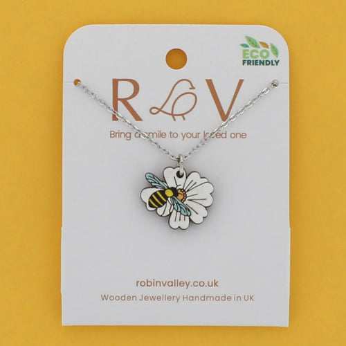 Daisy bee necklace