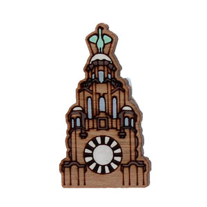 Liver Building pin badge