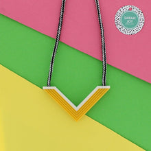 Load image into Gallery viewer, Triangular necklace