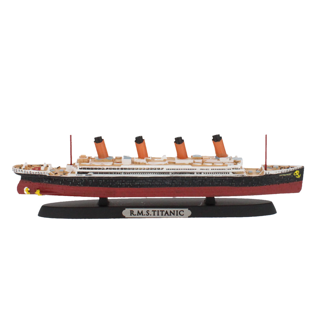 Model of the Titanic ship.